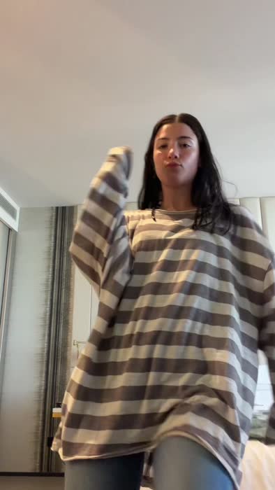 Charli D'Amelio Leggy Tiktok - Charli Damelio Nude Videos Leaked