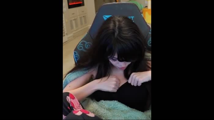 Emily Schunk Nude Cosplay Videos - Emiru Twitch Leaked Videos